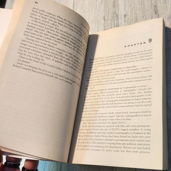 The DaVinci Code by Dan Brown - Picture 8 of 9